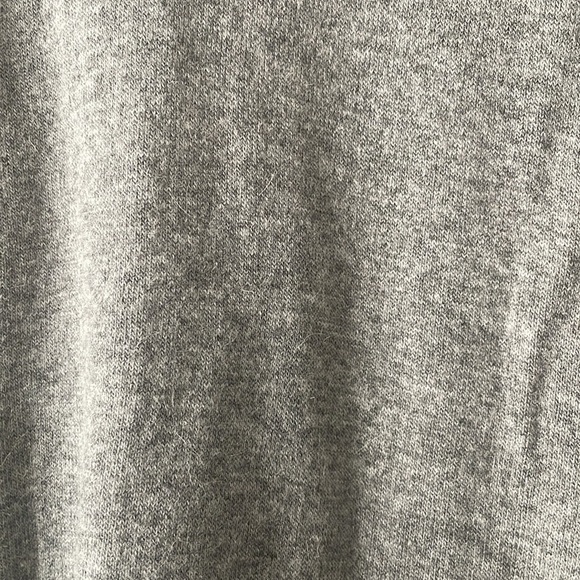 Brandy Melville Womens One Size Grey V-neck Wool Top Brand New - Picture 4 of 5